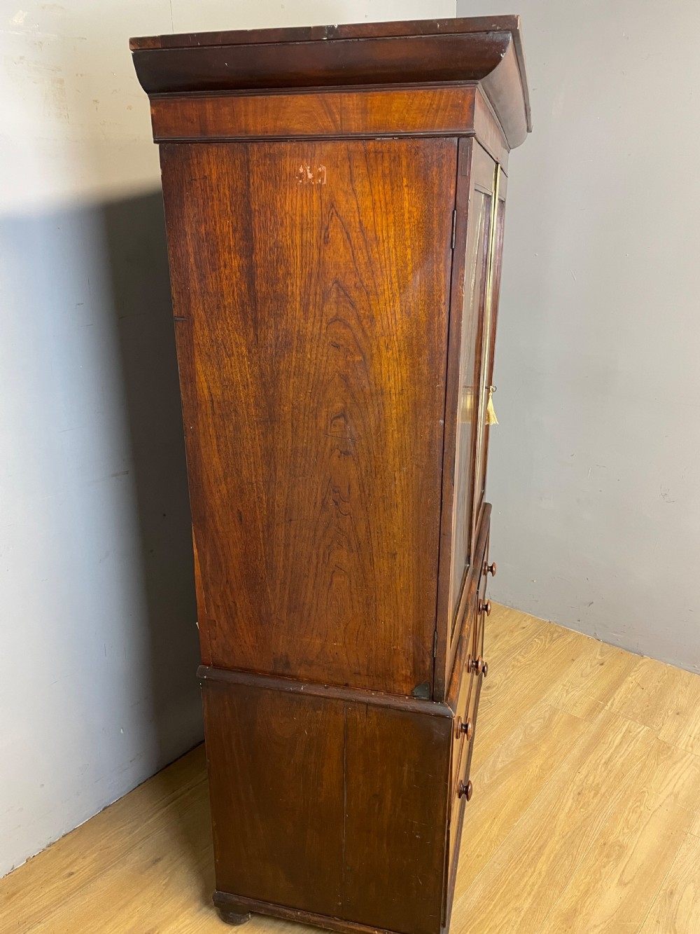 Georgian country house flame mahogany linen press  View XII