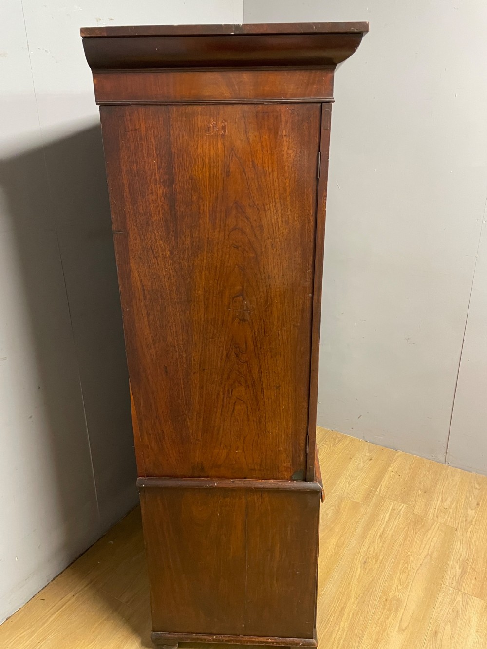 Georgian country house flame mahogany linen press  View XV