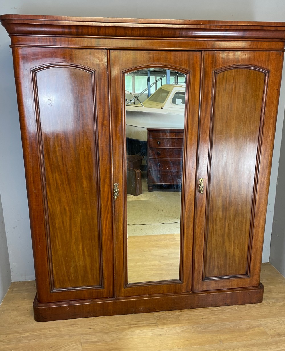 Mahogany triple wardrobe in original condition circa 1870 View VI