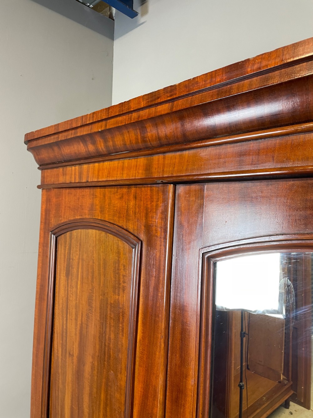 Mahogany triple wardrobe in original condition circa 1870 View XII