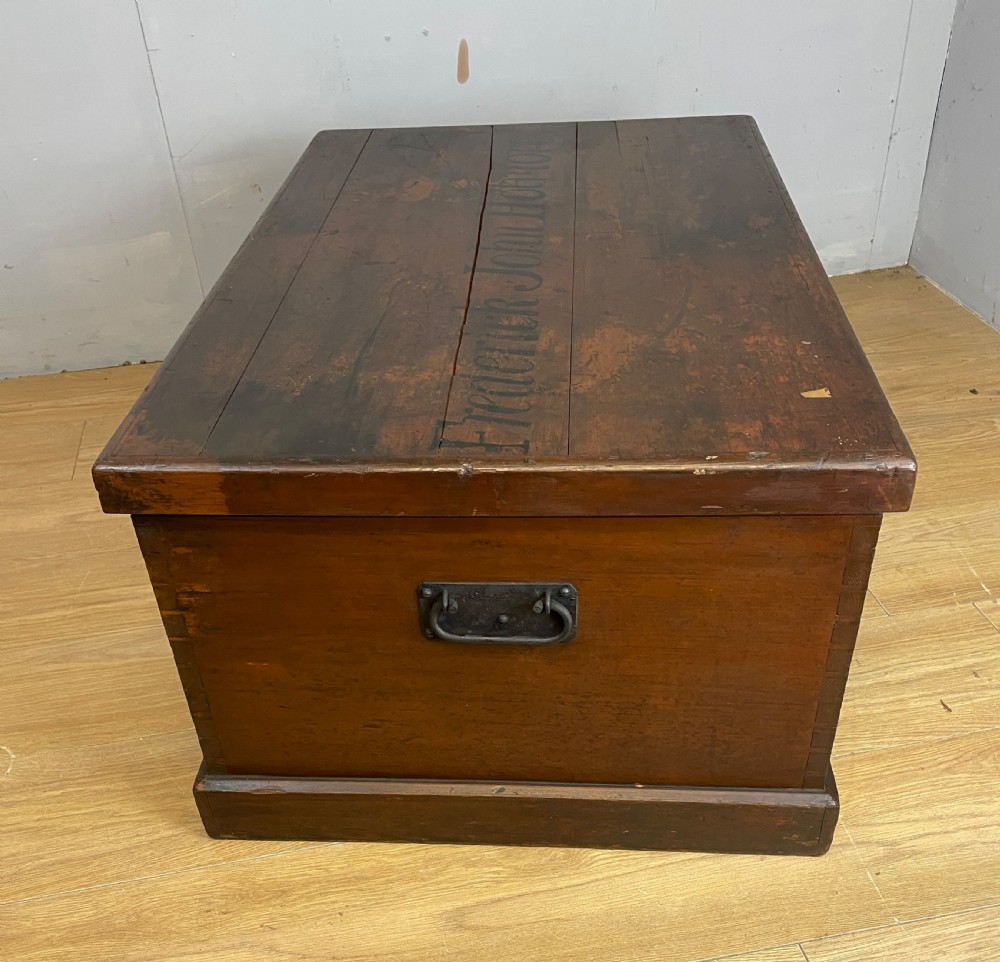 C19TH painted pine box with key  View VIII