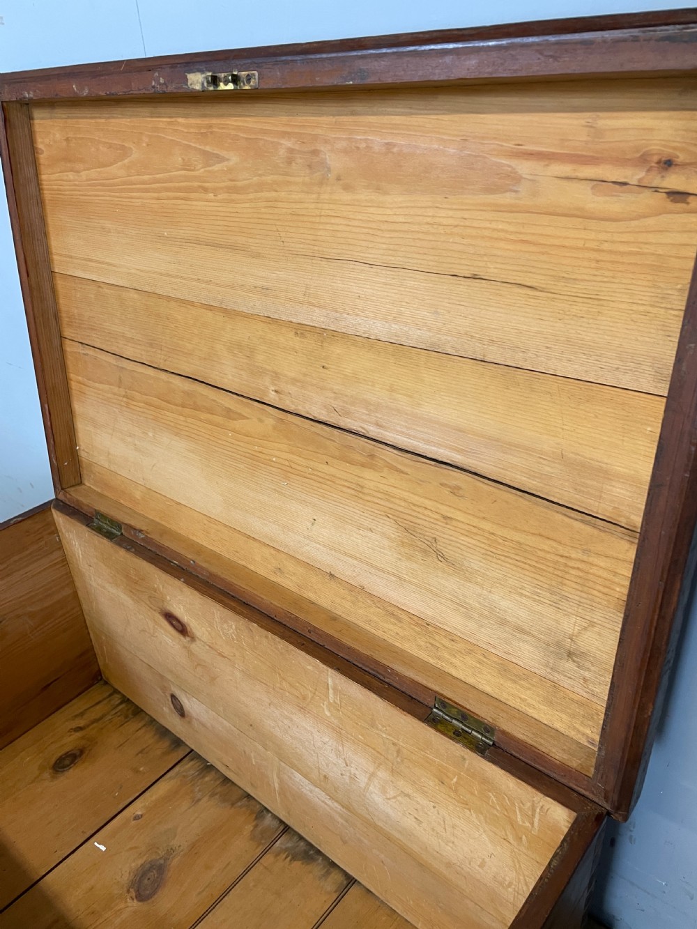 C19TH painted pine box with key  View XI