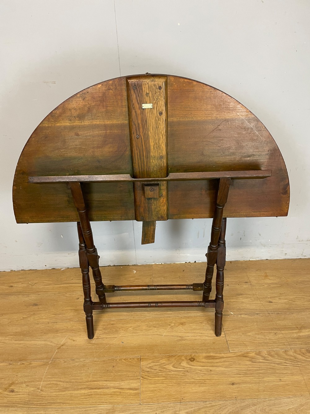 C19TH Demi lune coaching campaign table View V