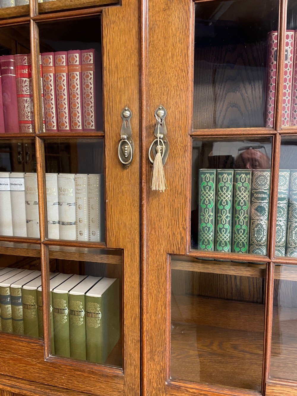 Pair of country house Arts and Crafts golden oak library bookcases  View VII