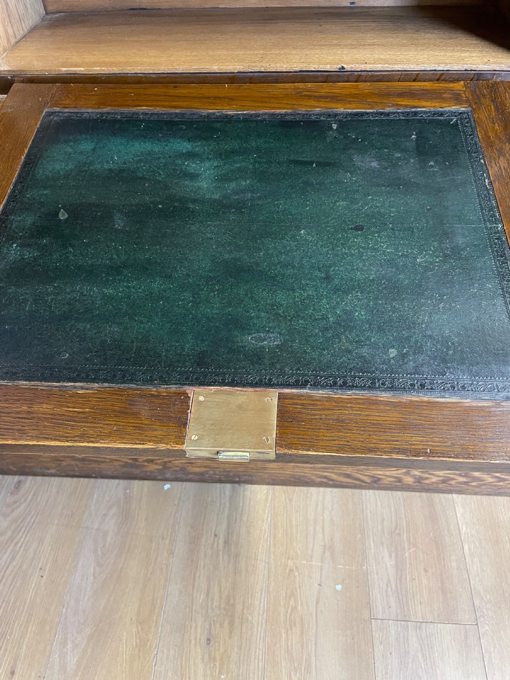 Pair of country house Arts and Crafts golden oak library bookcases  View XXV