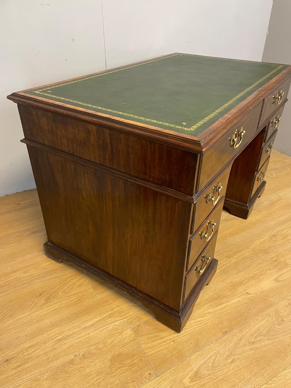 Georgian flame mahogany small partner style desk circa 1800 View VIII