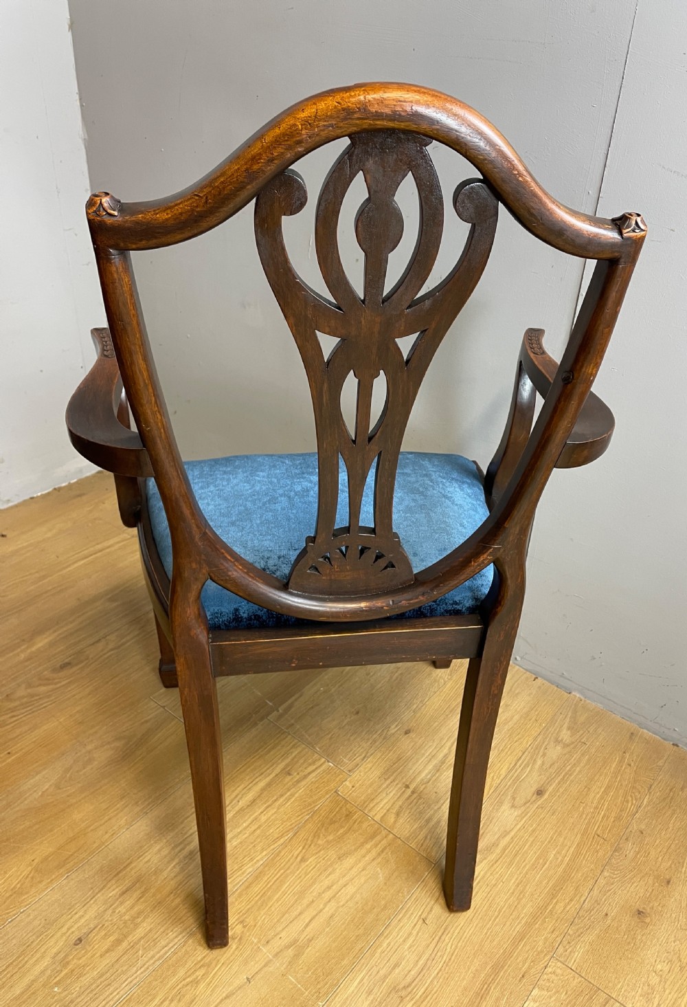 Set of eight mahogany shield back Hepplewhite style dining chairs circa 1900 View XIII
