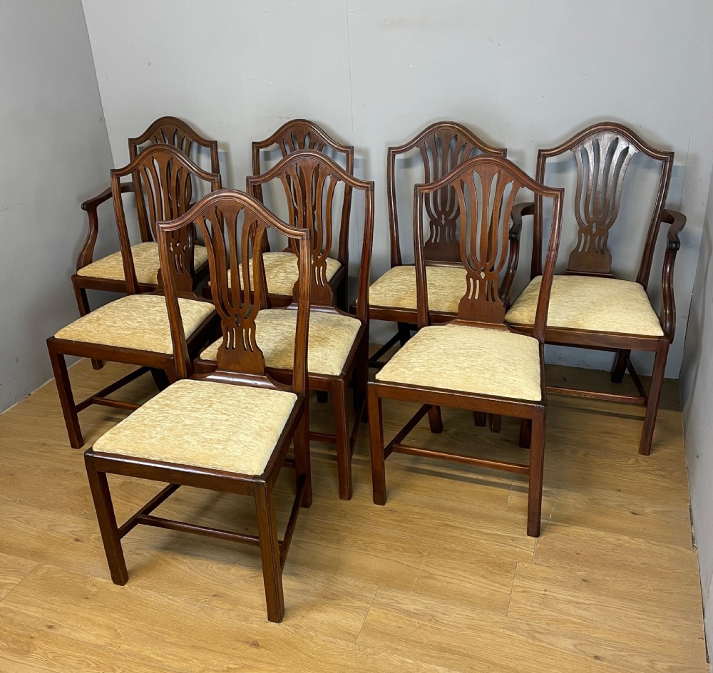 Set of eight mahogany Hepplewhite style chairs circa 1900 View II