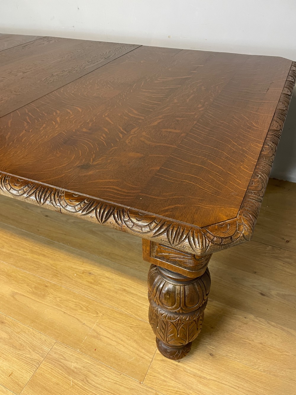 Oak eight seater wind out table in Jacobean style circa 1870 View IV