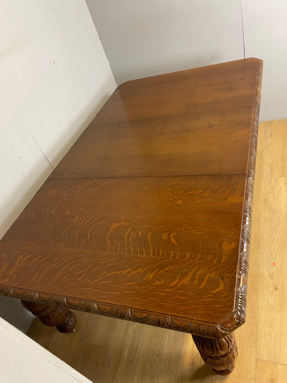 Oak eight seater wind out table in Jacobean style circa 1870 View VII