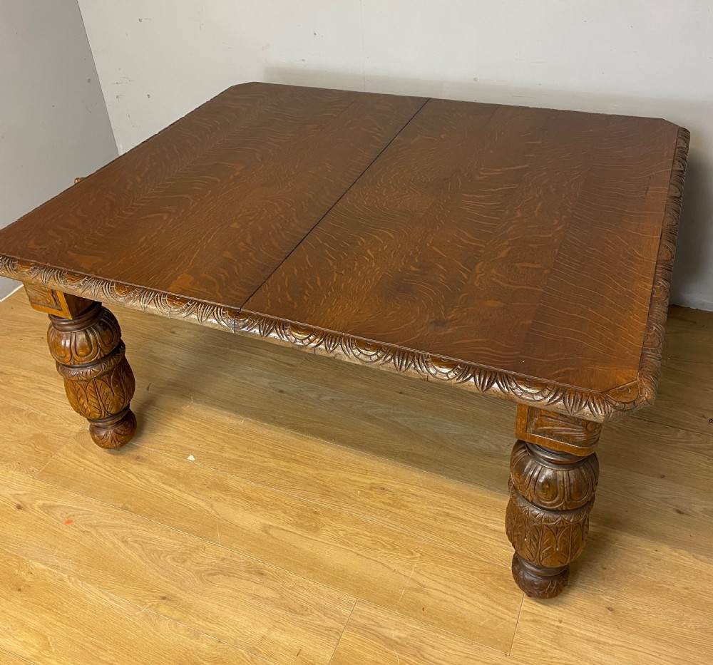 Oak eight seater wind out table in Jacobean style circa 1870 View XII