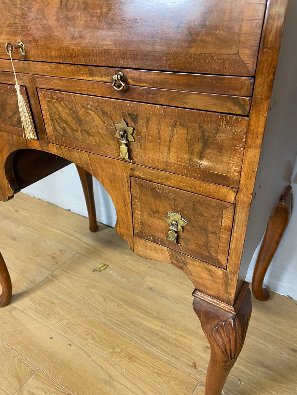 Burr walnut Queen Anne style cylinder desk circa 1920 View IV