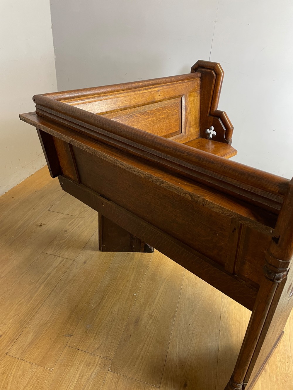 C19TH oak corner pew with provenance  View VII