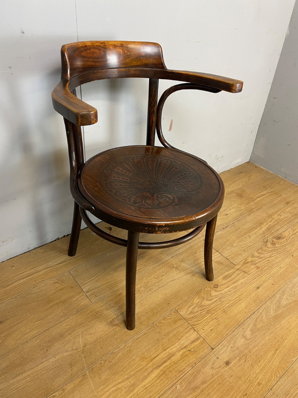 Bentwood armchair in original condition- shell motif seat  View III