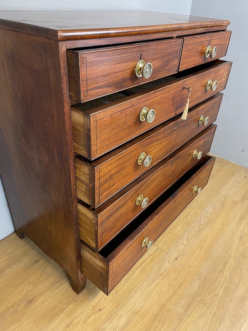 Regency mahogany chest of drawers with ebony stringing and provenance  View VII