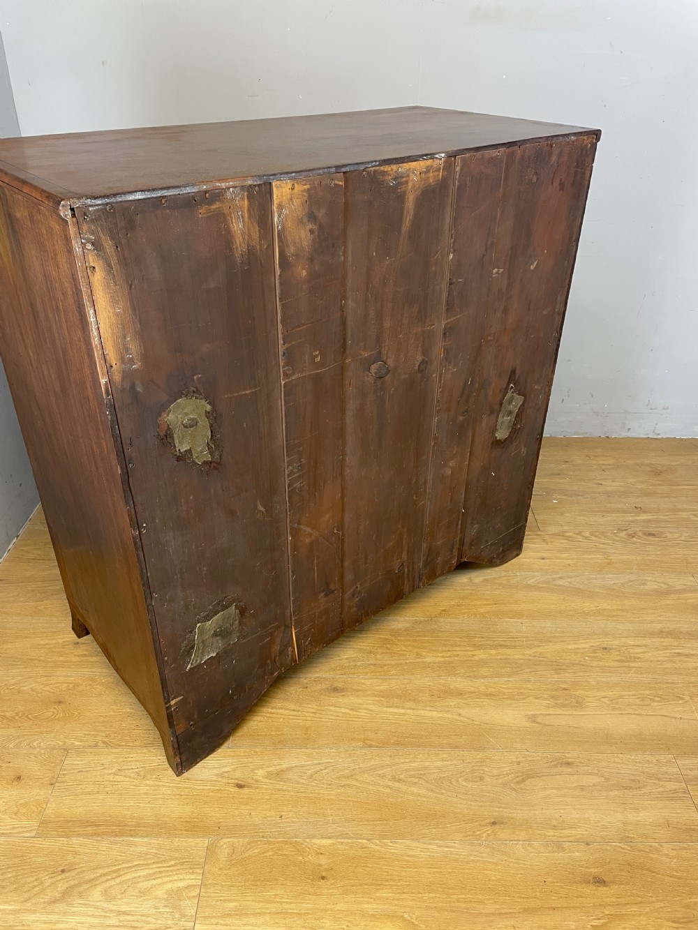 Regency mahogany chest of drawers with ebony stringing and provenance  View XII
