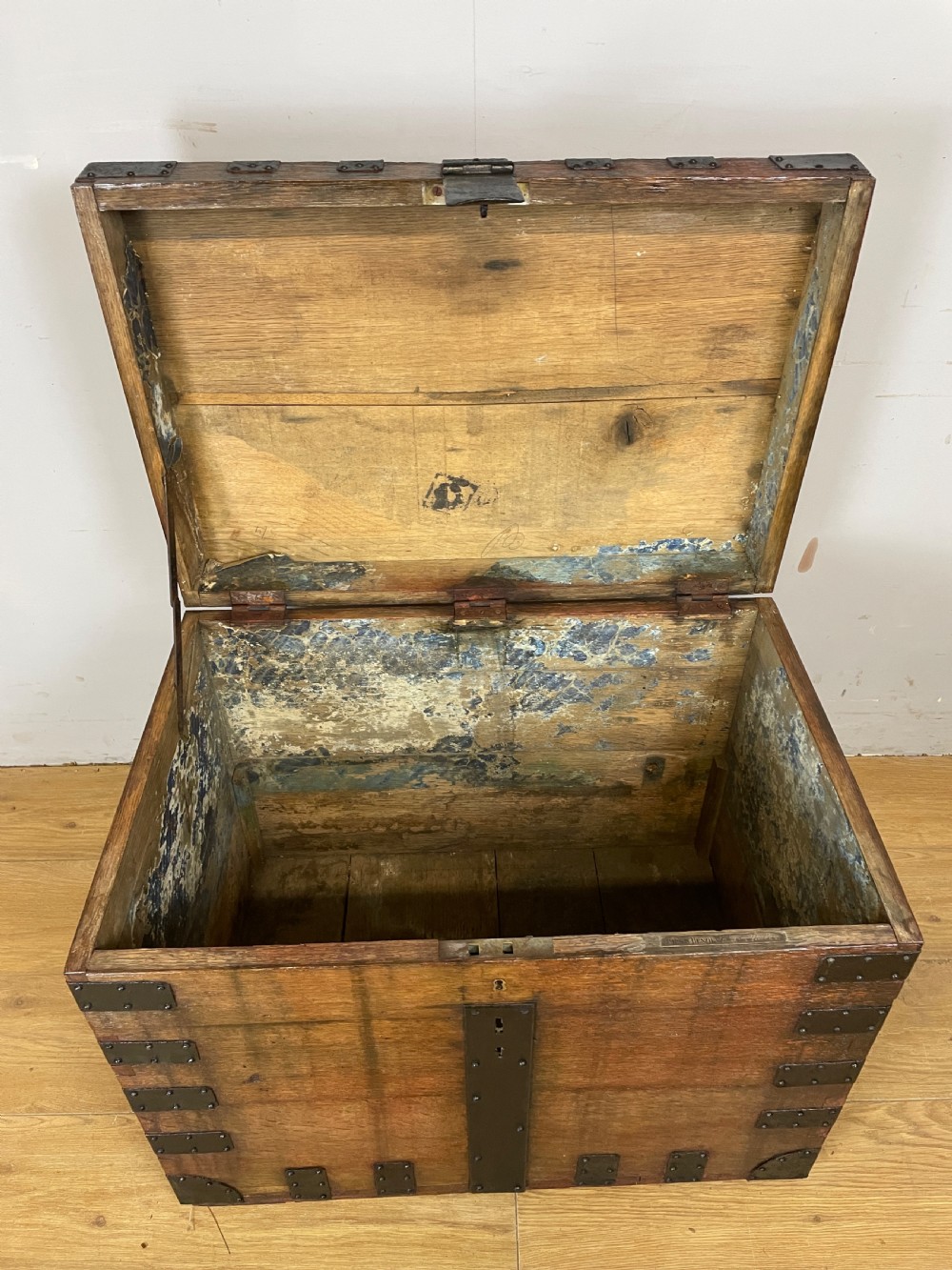 C19TH oak silver box by Simpson Benzie of Cowes  View VII