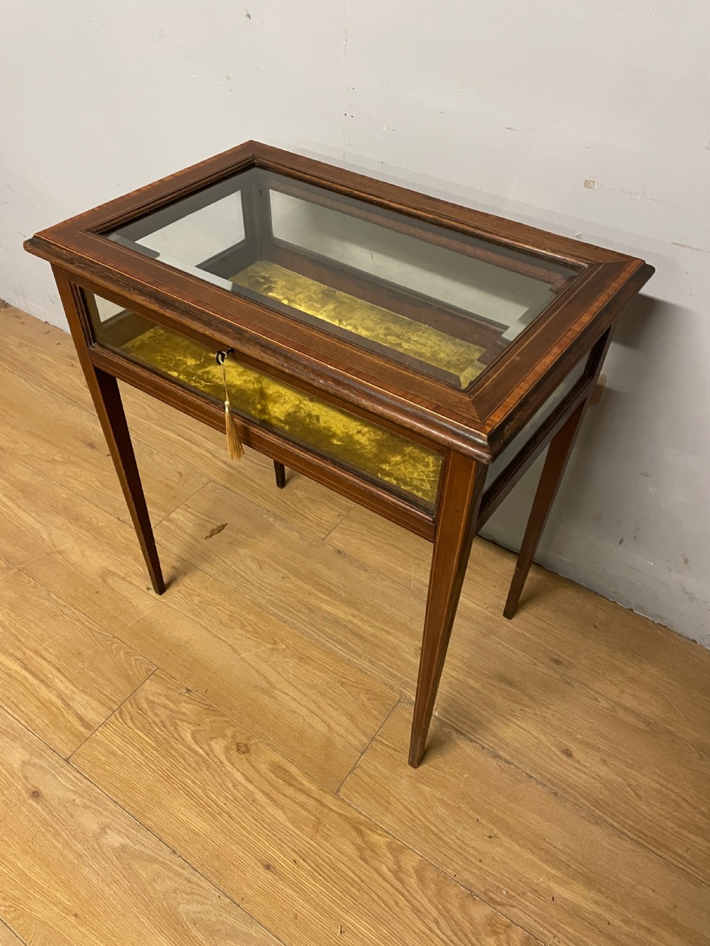 Edwardian mahogany inlaid bijouterie cabinet 