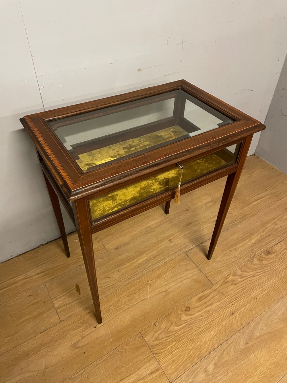 Edwardian mahogany inlaid bijouterie cabinet  View II