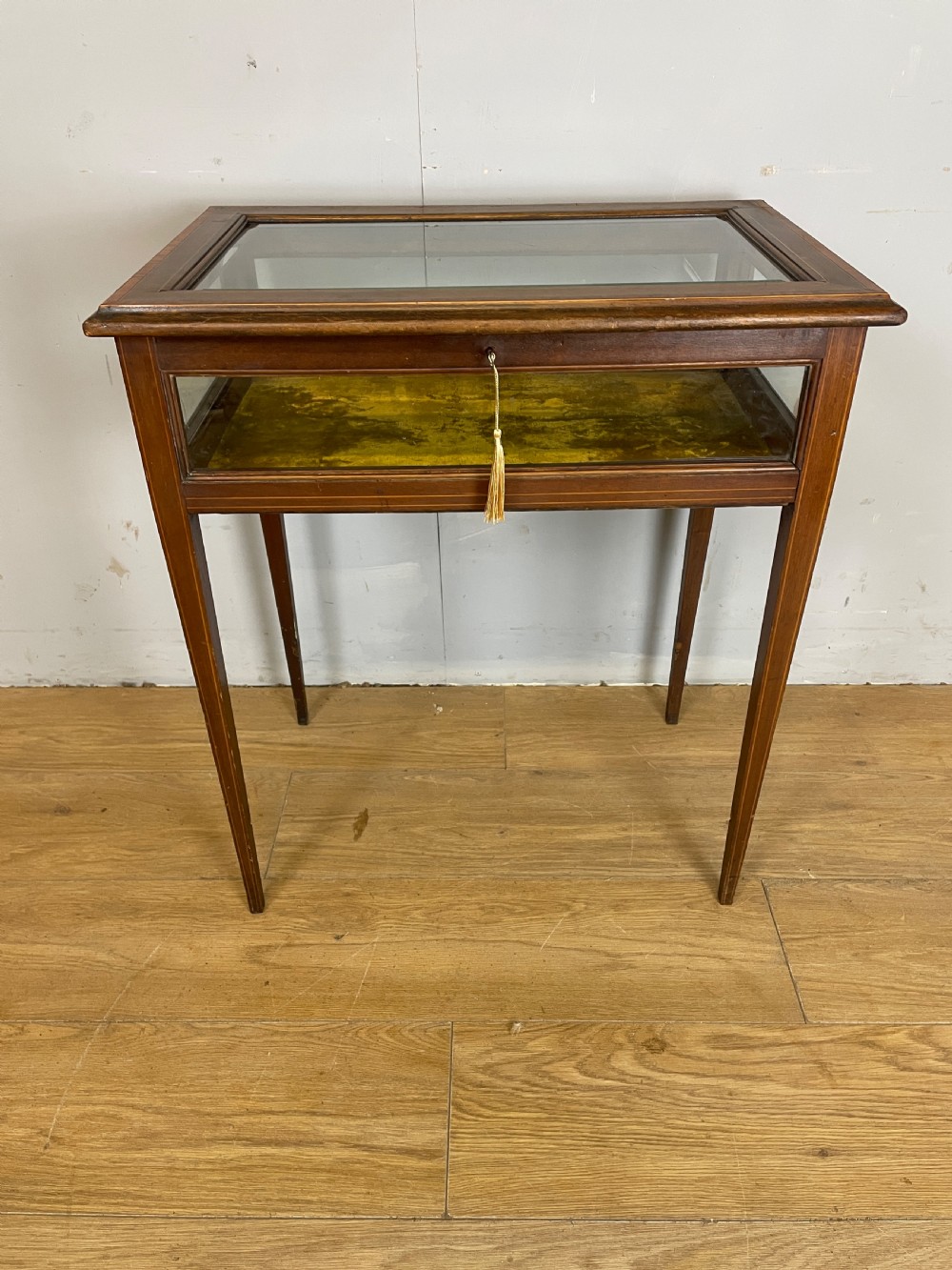 Edwardian mahogany inlaid bijouterie cabinet  View IV