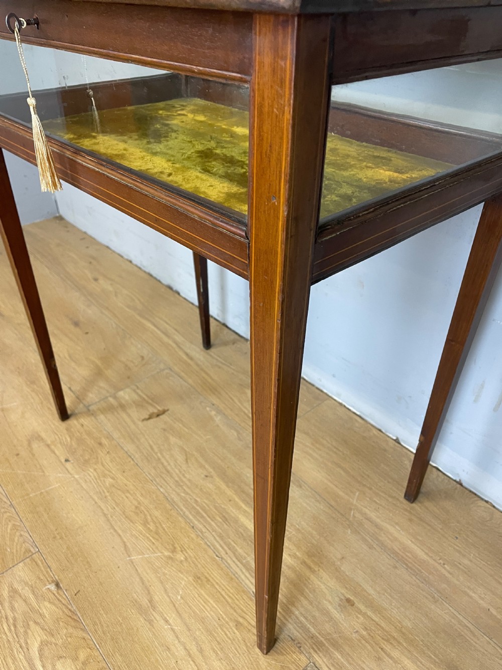 Edwardian mahogany inlaid bijouterie cabinet  View V