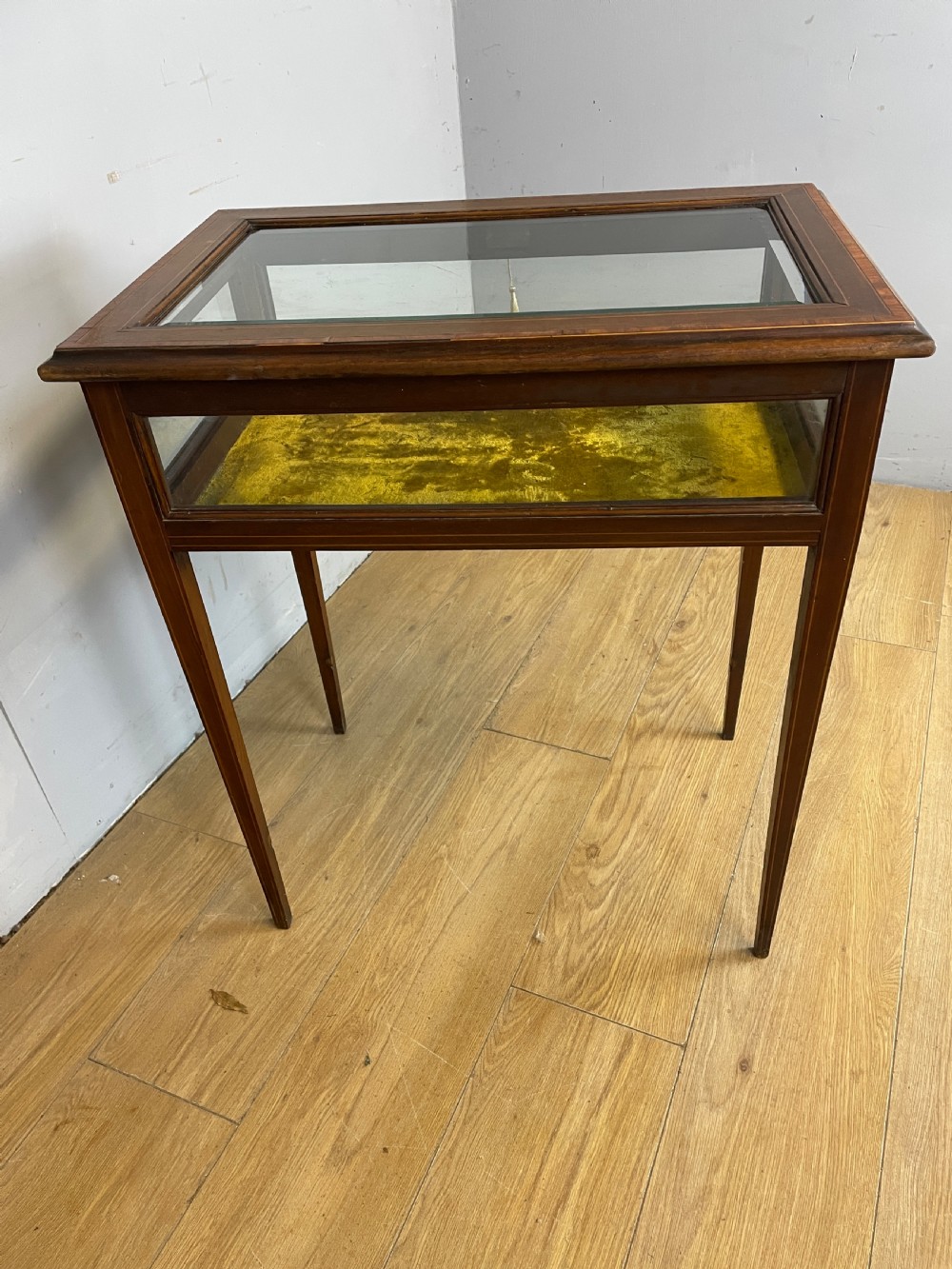 Edwardian mahogany inlaid bijouterie cabinet  View XI