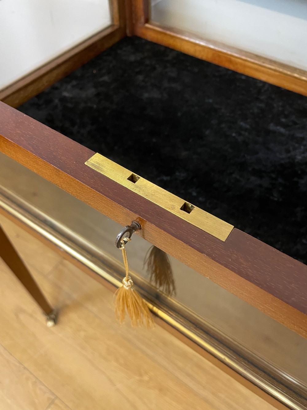 C19TH mahogany bijouterie with provenance  View VI