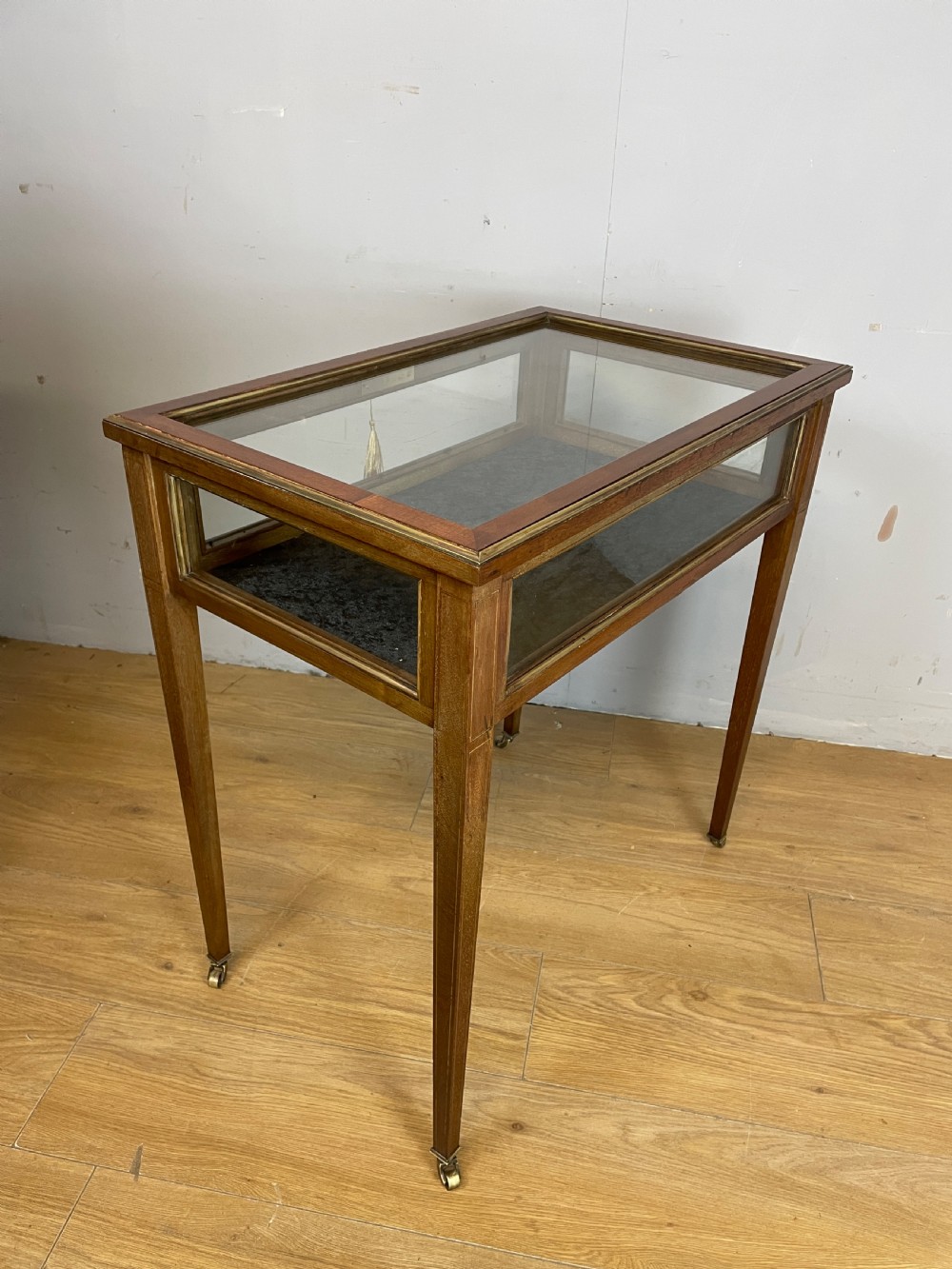 C19TH mahogany bijouterie with provenance  View VIII