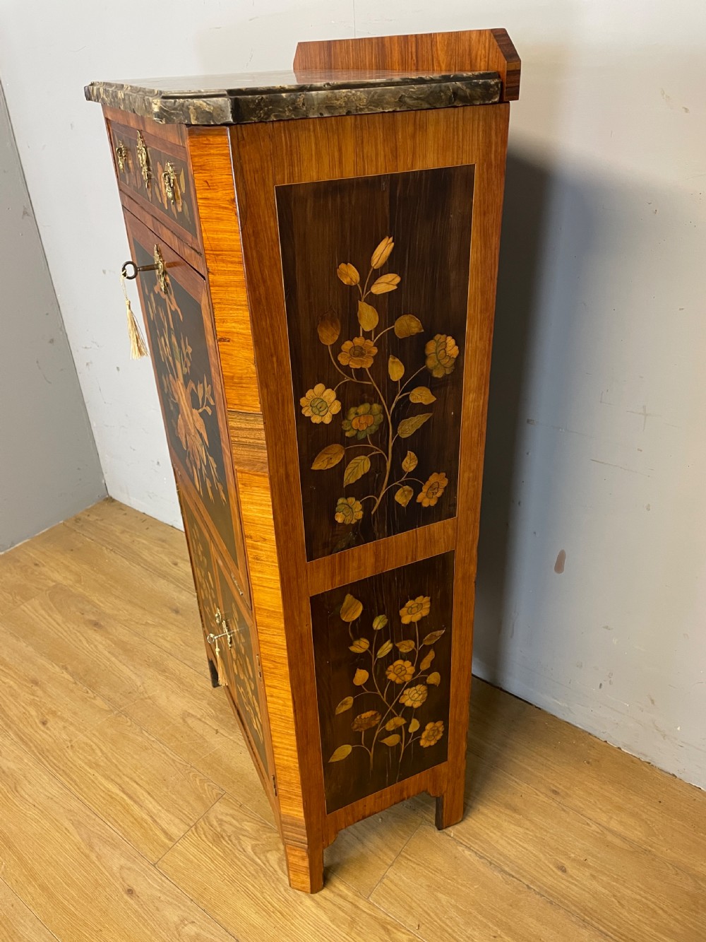 Early C19TH inlaid bureau abattant View XII