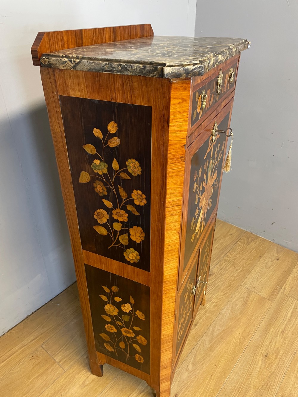 Early C19TH inlaid bureau abattant View XIII