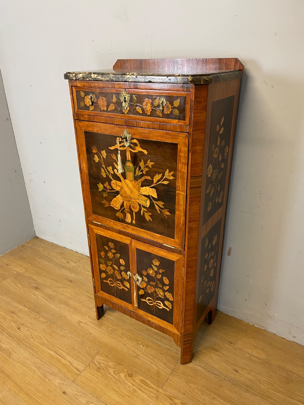 Early C19TH inlaid bureau abattant View XV