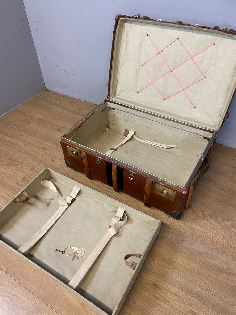 Victorian bentwood steamer trunk with original interior circa 1890  View VI