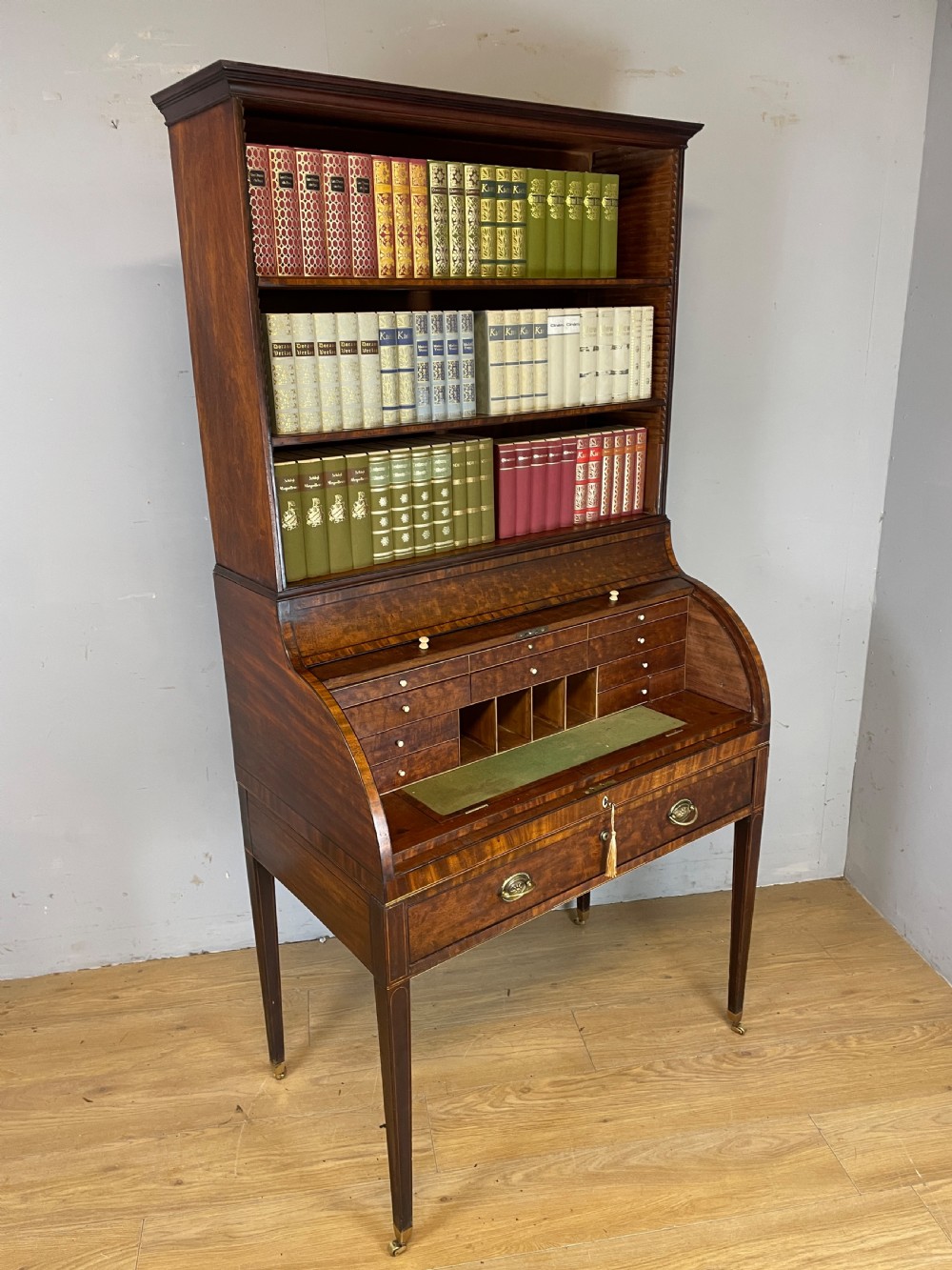 Regency plum pudding mahogany cylinder bureau circa 1810 View XII