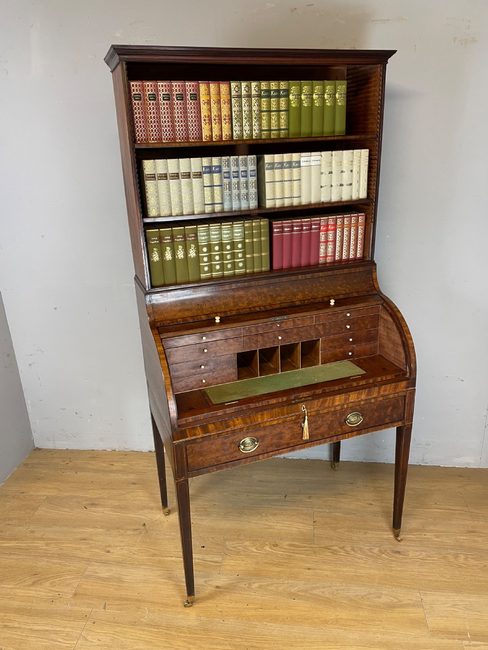 Regency plum pudding mahogany cylinder bureau circa 1810 View XV