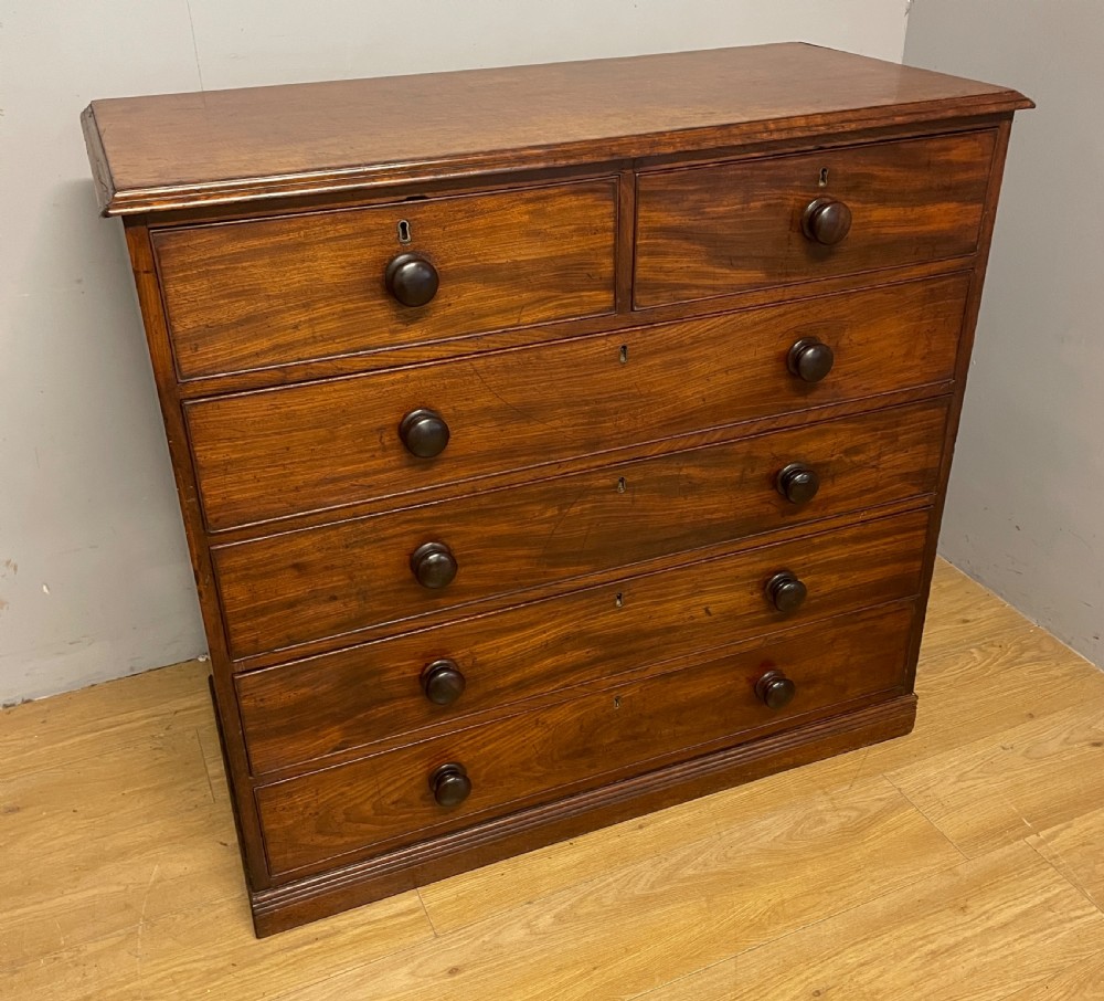Late Regency  mahogany chest of drawers in original condition  View III