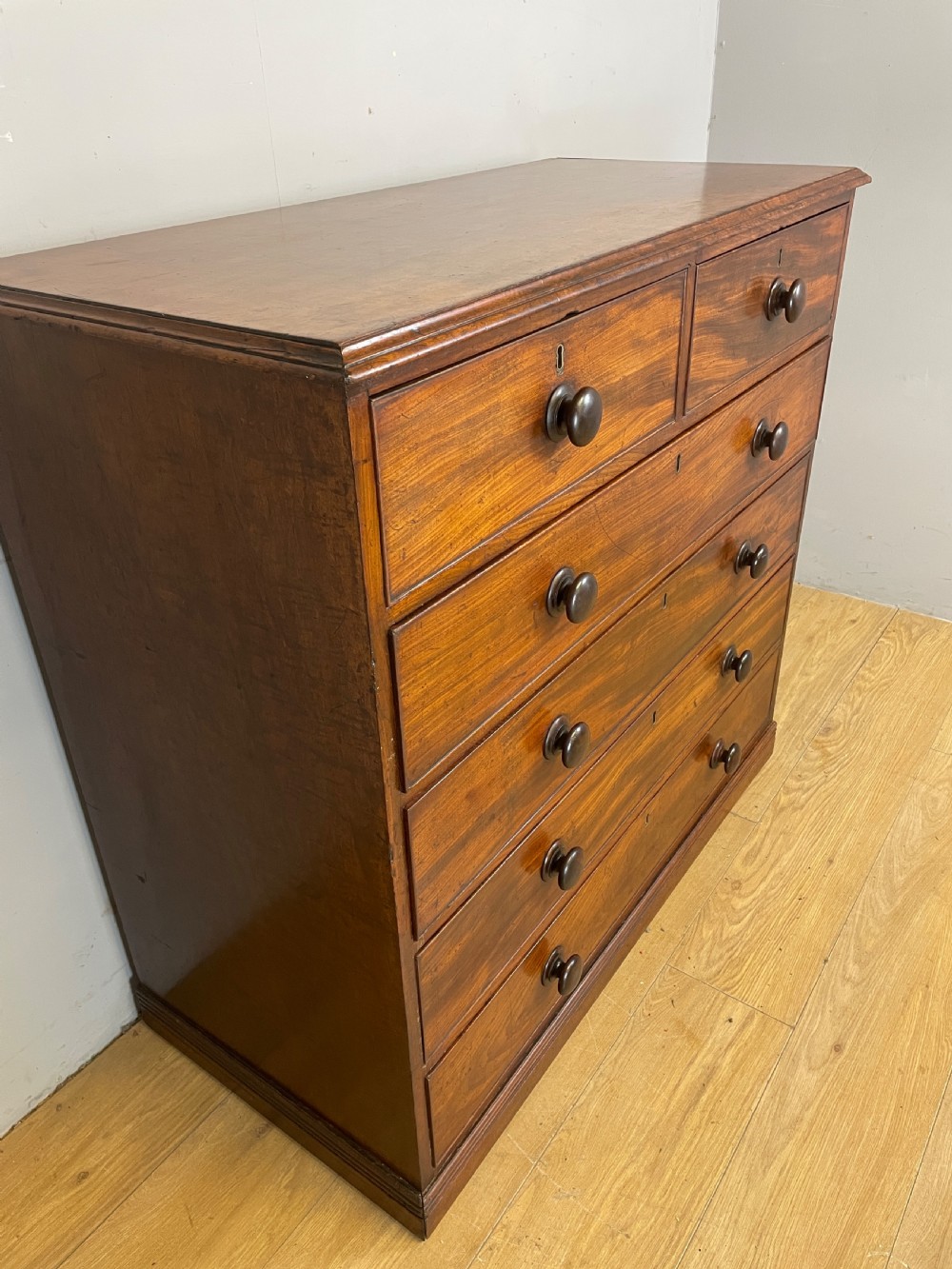 Late Regency  mahogany chest of drawers in original condition  View IV