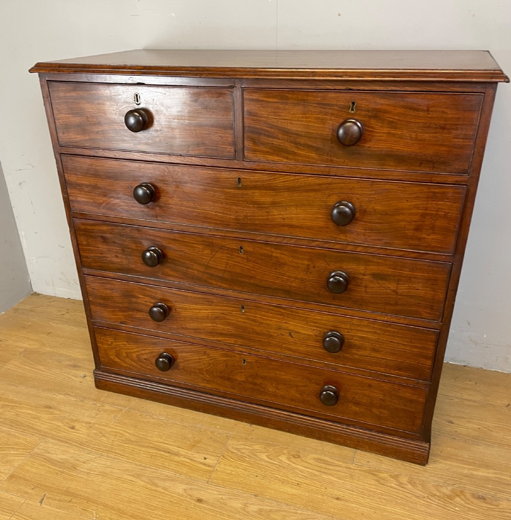 Late Regency  mahogany chest of drawers in original condition  View VI