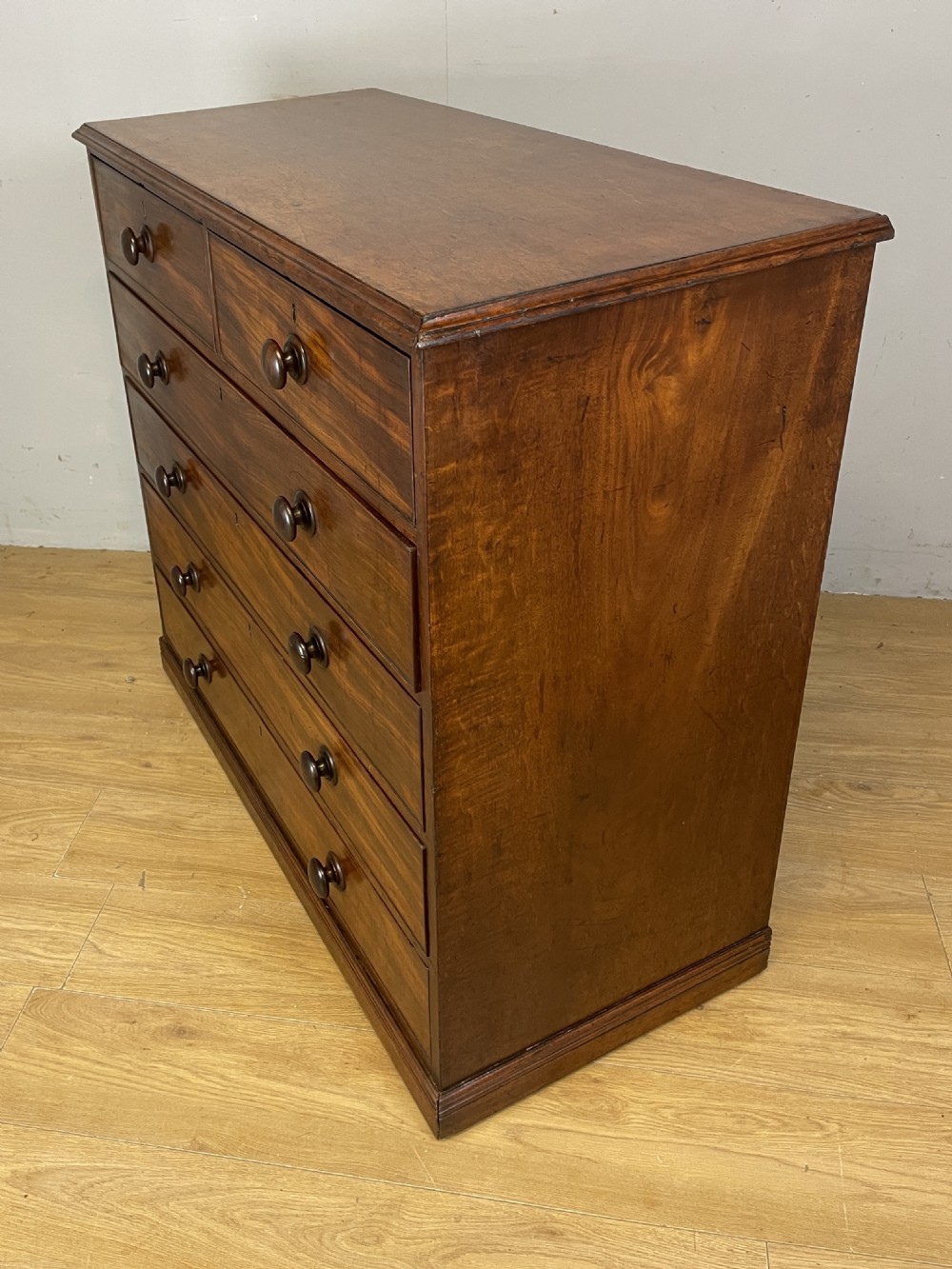 Late Regency  mahogany chest of drawers in original condition  View X
