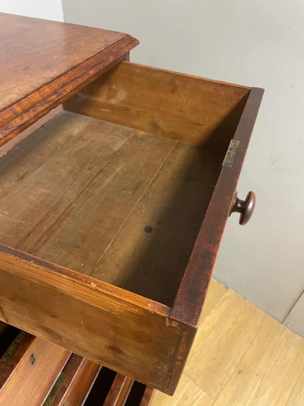 Late Regency  mahogany chest of drawers in original condition  View XIII