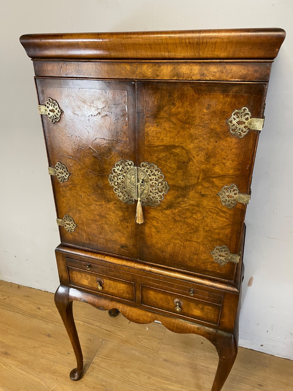 Burr walnut Queen Anne style drinks cabinet circa 1920 View III