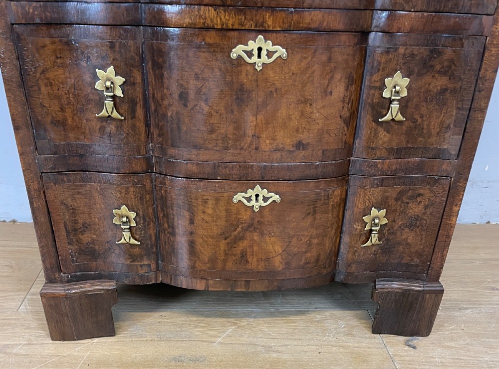 Serpentine burr walnut chest of drawers circa 1920 View XI