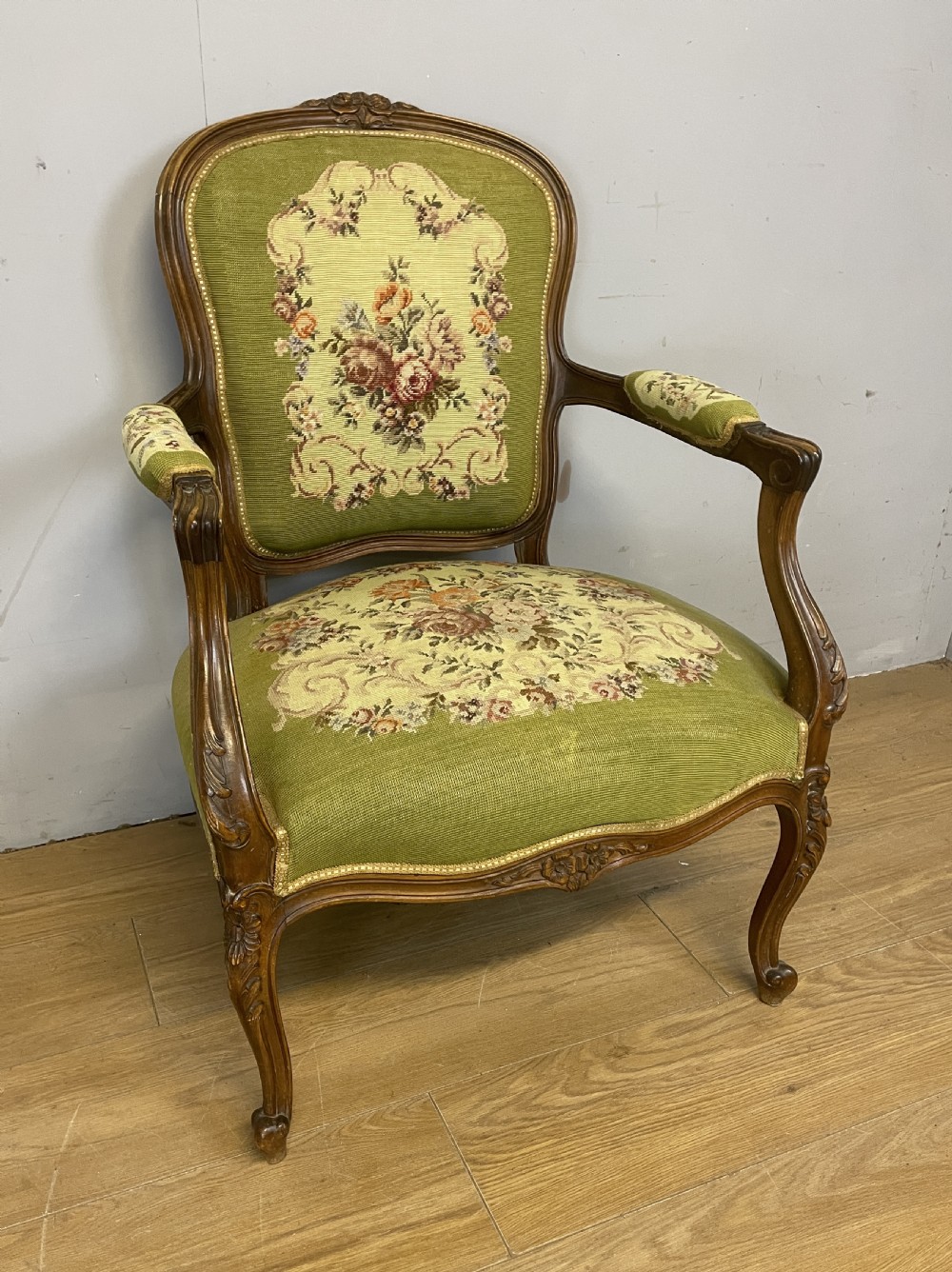 C19TH carved walnut French Fauteuil armchair 