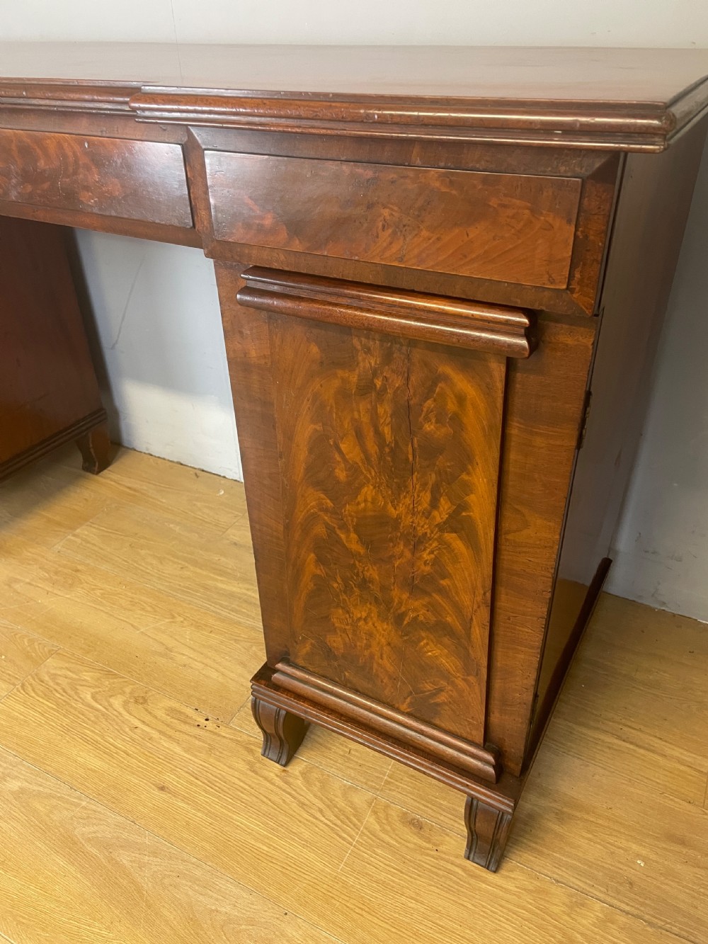 Regency flame mahogany twin pedestal sideboard circa 1825 View IV