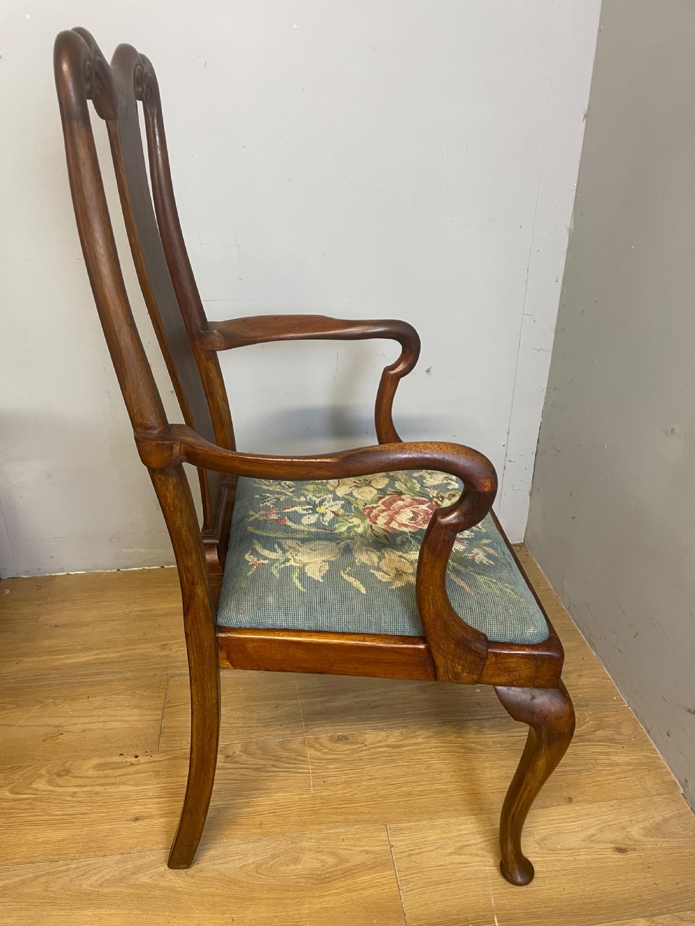 Set of eight Queen Anne style mahogany dining chairs circa 1920 View XI