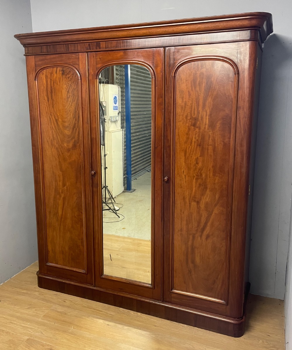 Large country house mahogany triple wardrobe circa 1880 