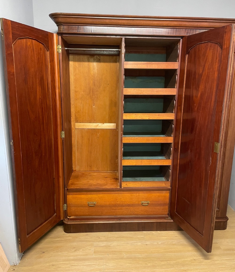 Large country house mahogany triple wardrobe circa 1880  View VI