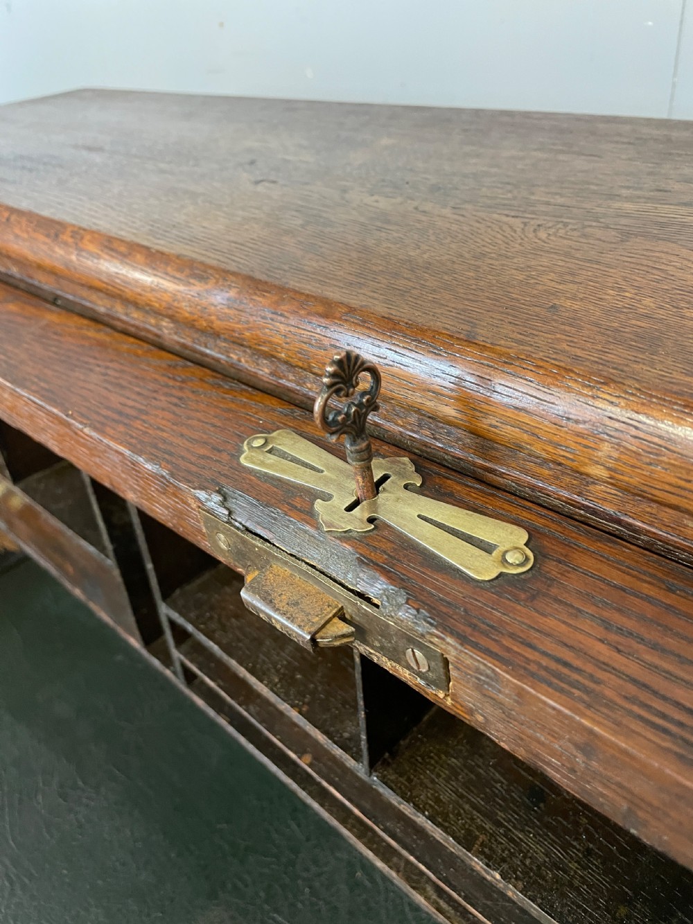 Edwardian oak twin pedestal roll top desk  View VI