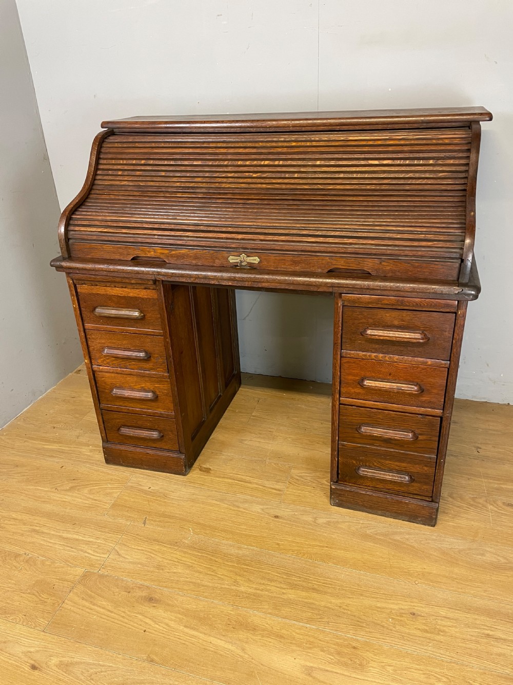Edwardian oak twin pedestal roll top desk  View IX