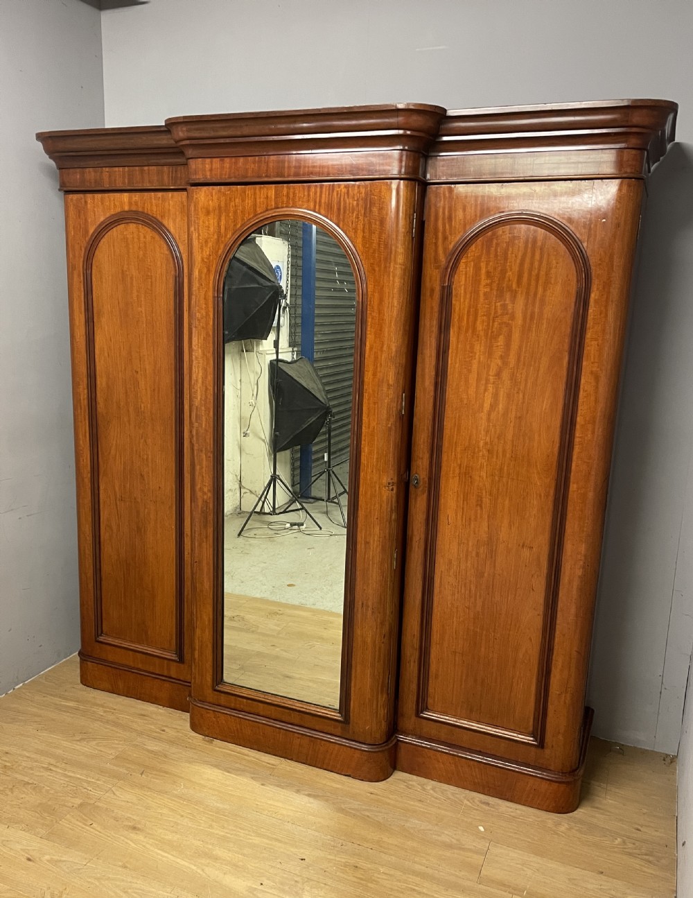 C19TH country house mahogany breakfront triple wardrobe  View XIII