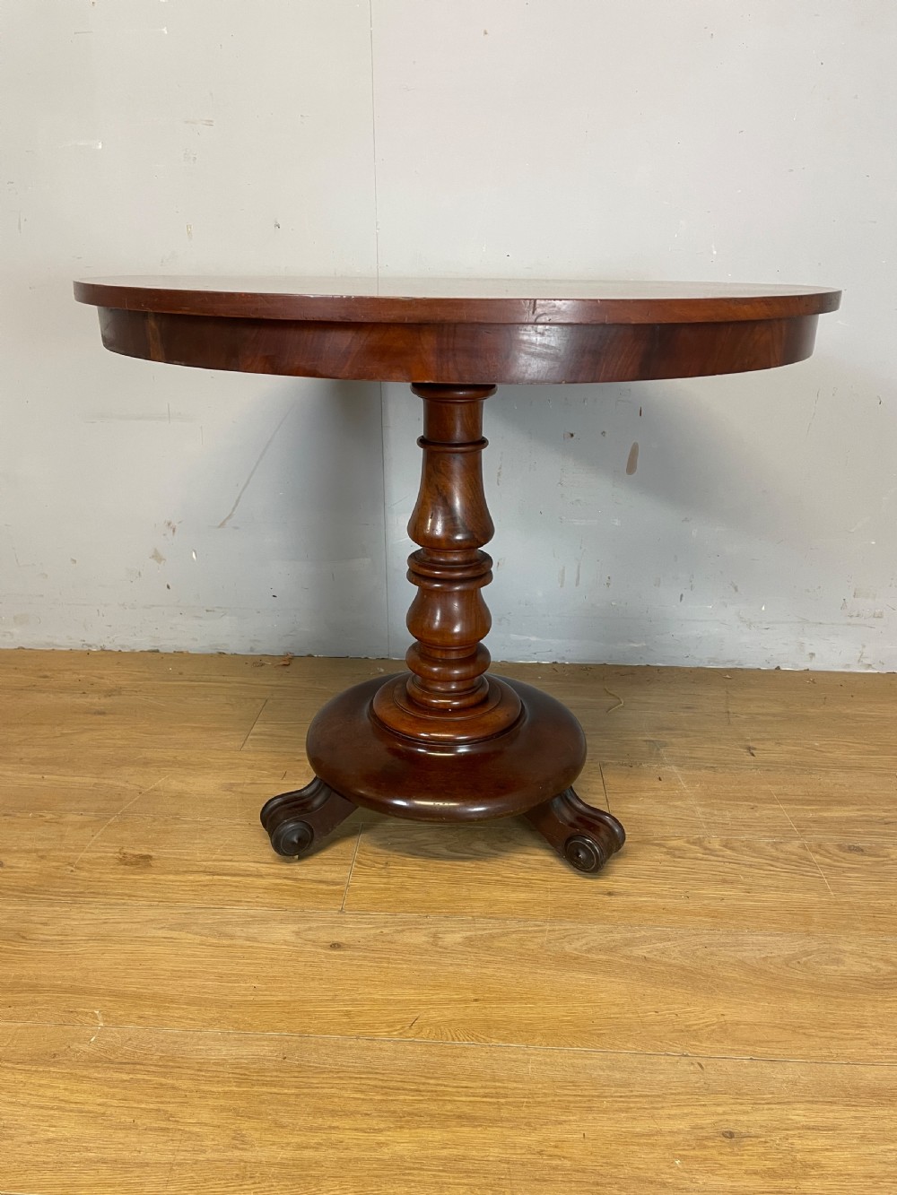 C19TH mahogany circular tilt top centre or breakfast table  View II